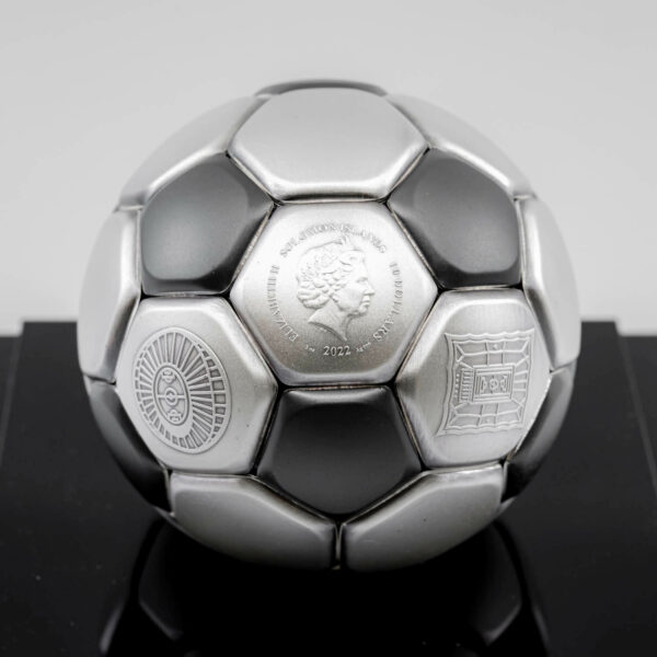 Чемпионат мира по футболу ФИФА | Серебряная монета весом 3 унции 10 долларов | 2022 год